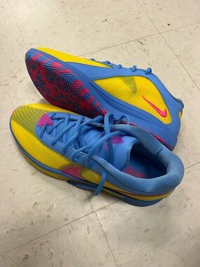Giannis Freak 6 'Candy Funhouse'